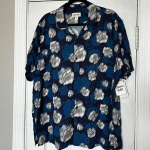 NWT Relaxed Men's Navy Floral Camp Shirt